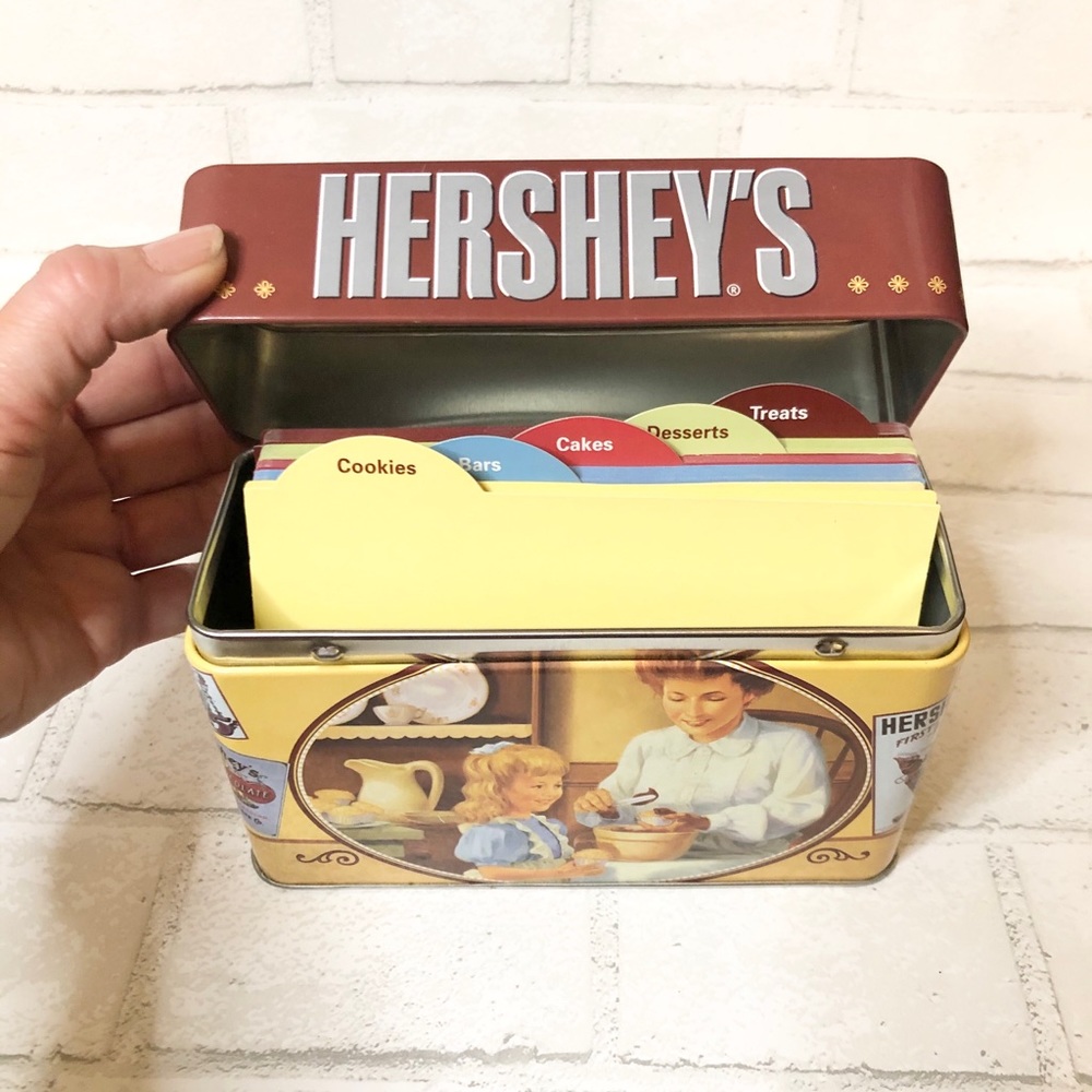 Hershey’s Keepsake Recipe Tin with recipes and dividers NWT
